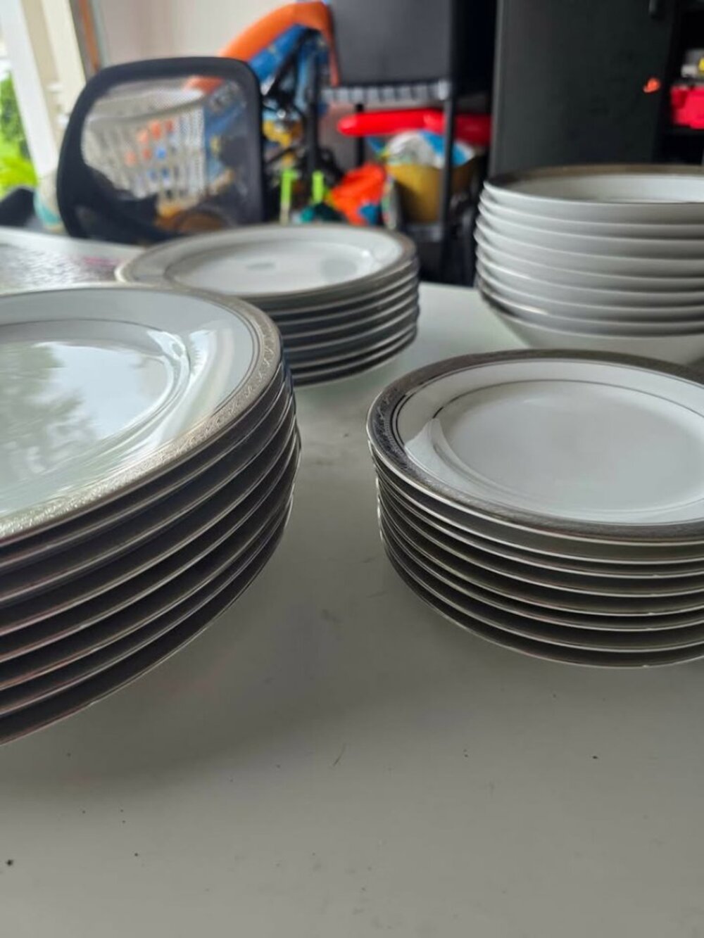 Noritake Crestwood Platinum Fine Porcelain Dinnerware Set